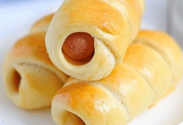 Пикантные сосиски в слойке